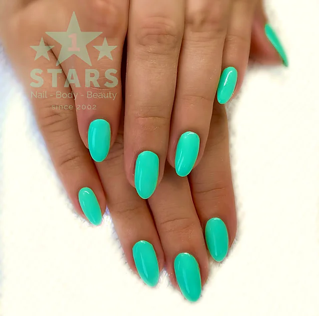 Gelnägel in Mint